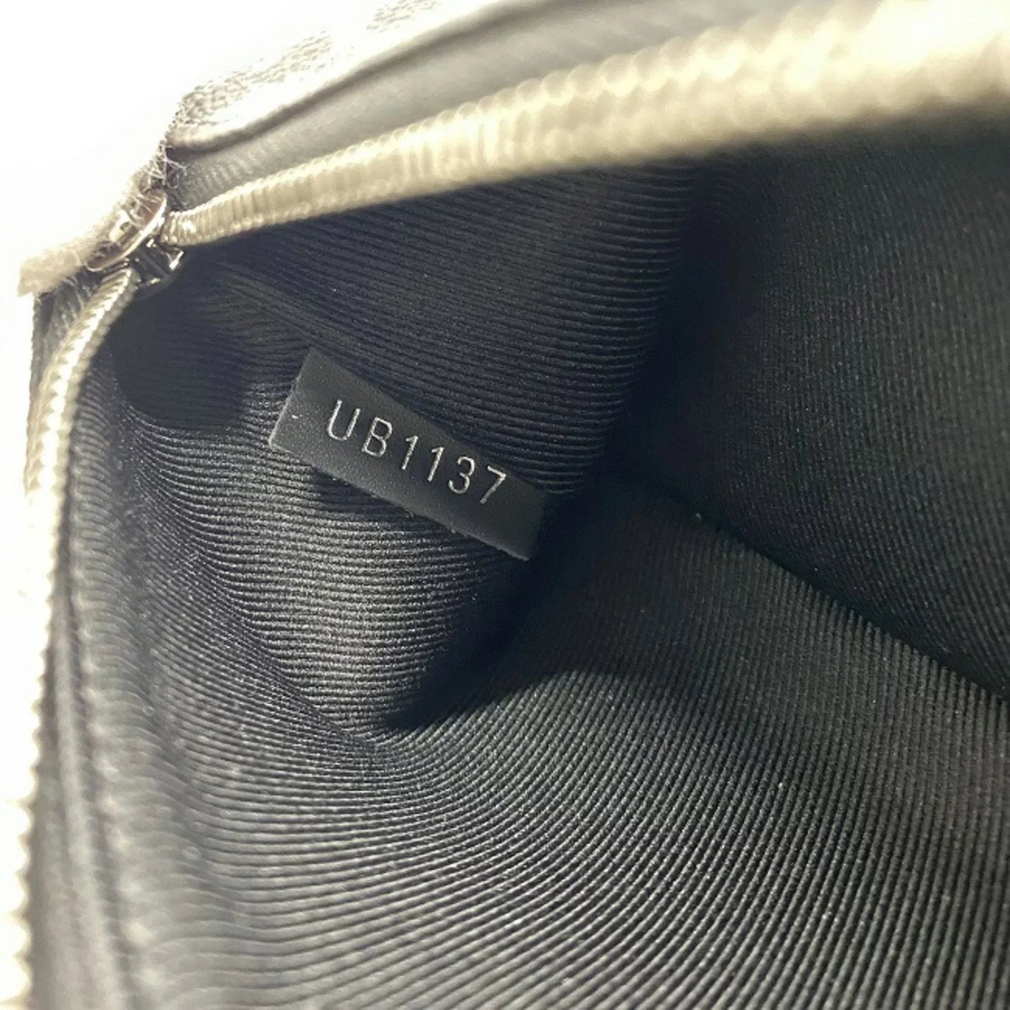 Pre-Owned Louis Vuitton Pouch Fragment iPhone Black Gray Rainbow Monogram Eclipse Flash M64433 UB1137 LOUISize VUITTON Hiroshi Fujiwara Collaboration (Good)