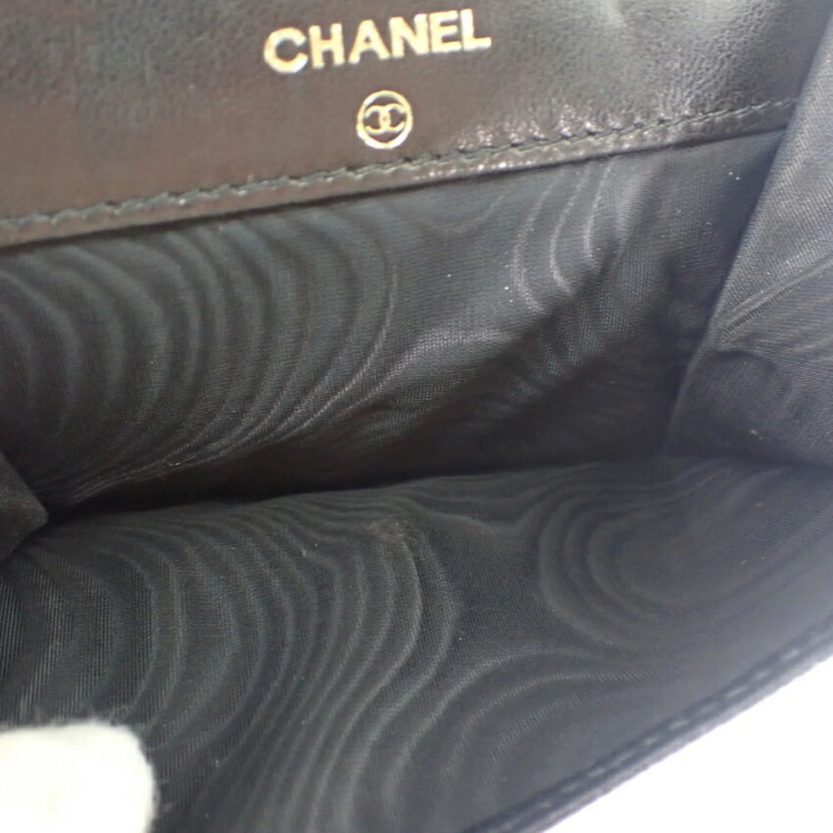Pre-Owned CHANEL Chanel caviar skin black trifold wallet (Good)