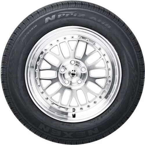 Nexen NPriz AH8 225/45R17 91W BSizeW (4 Tires)