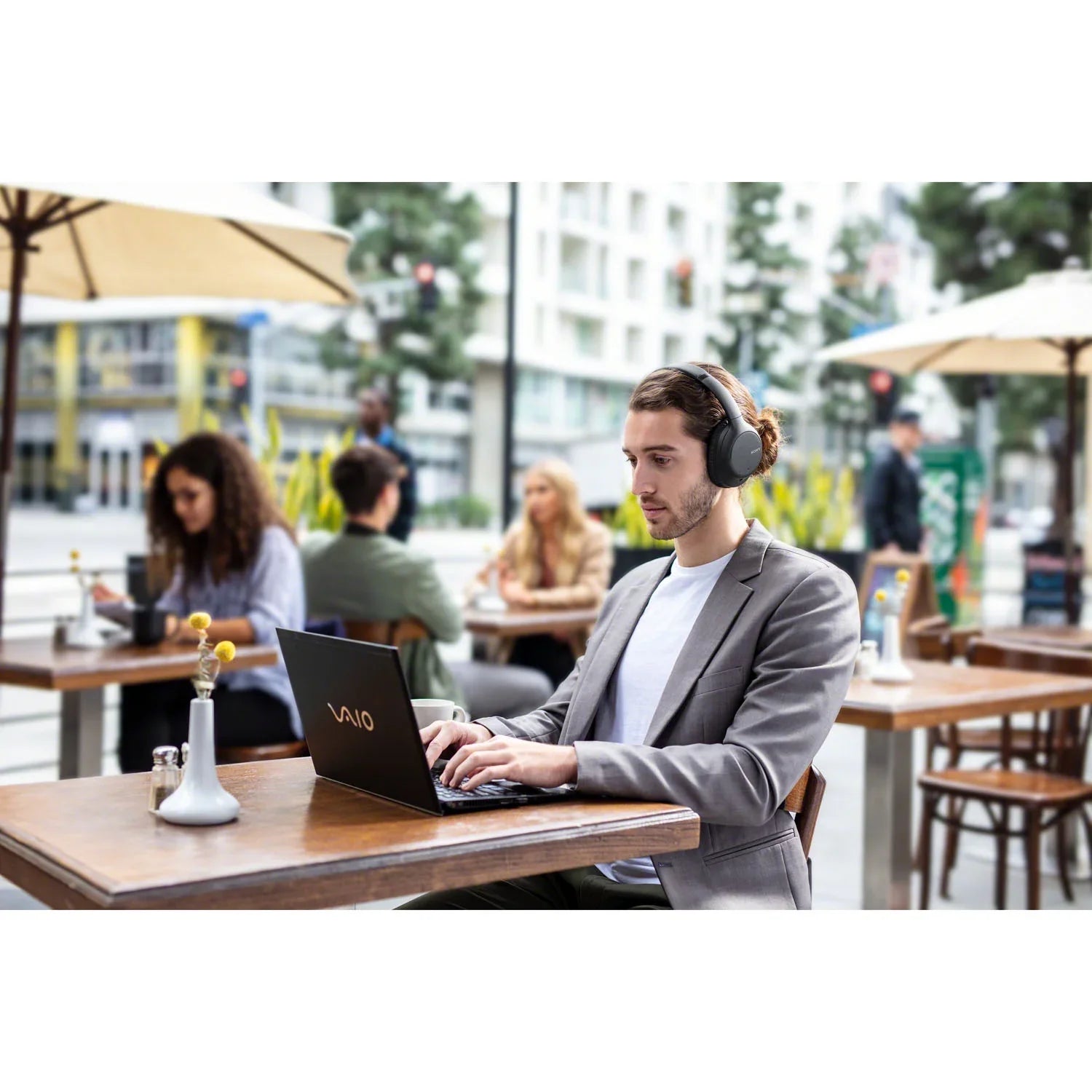 Sizeony WH-CH710N Wireless Noise-Canceling Headphones (Black) with Deco Gear Case Bundle