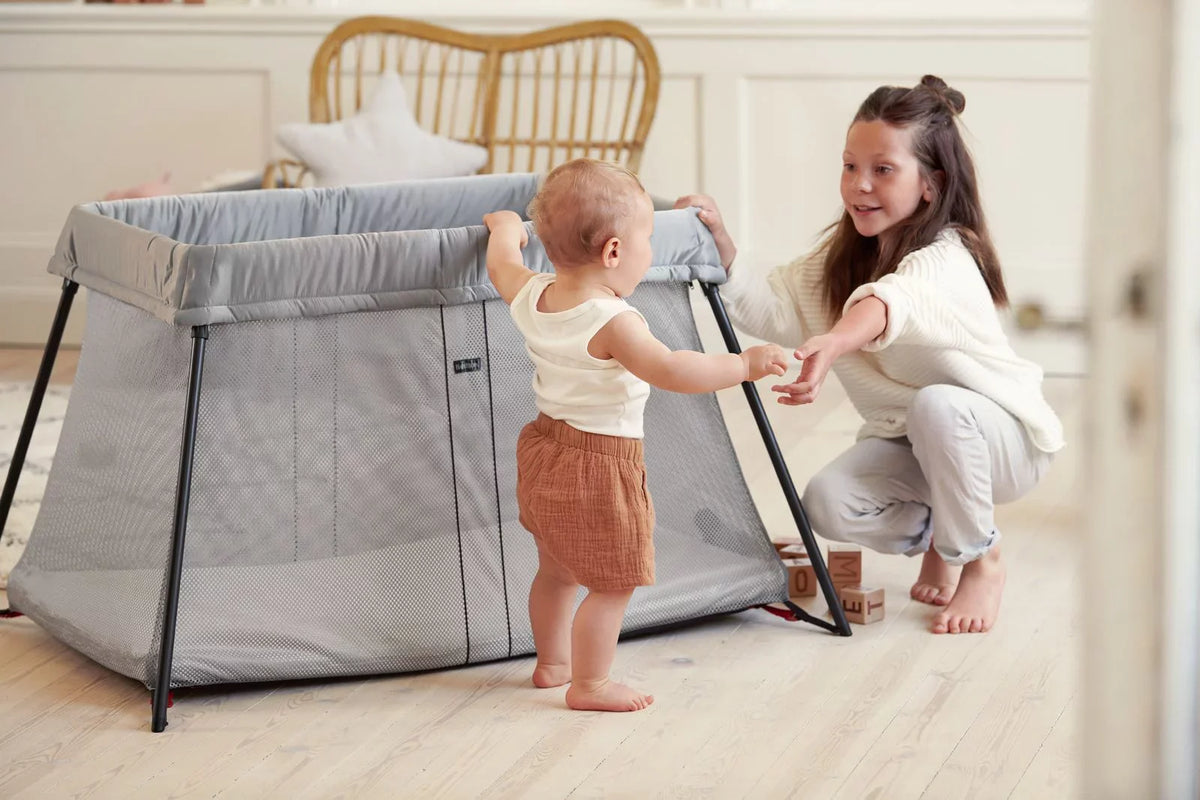 BabyBjorn Travel Crib Light Sizeilver and Fitted Sizeheet Bundle Pack