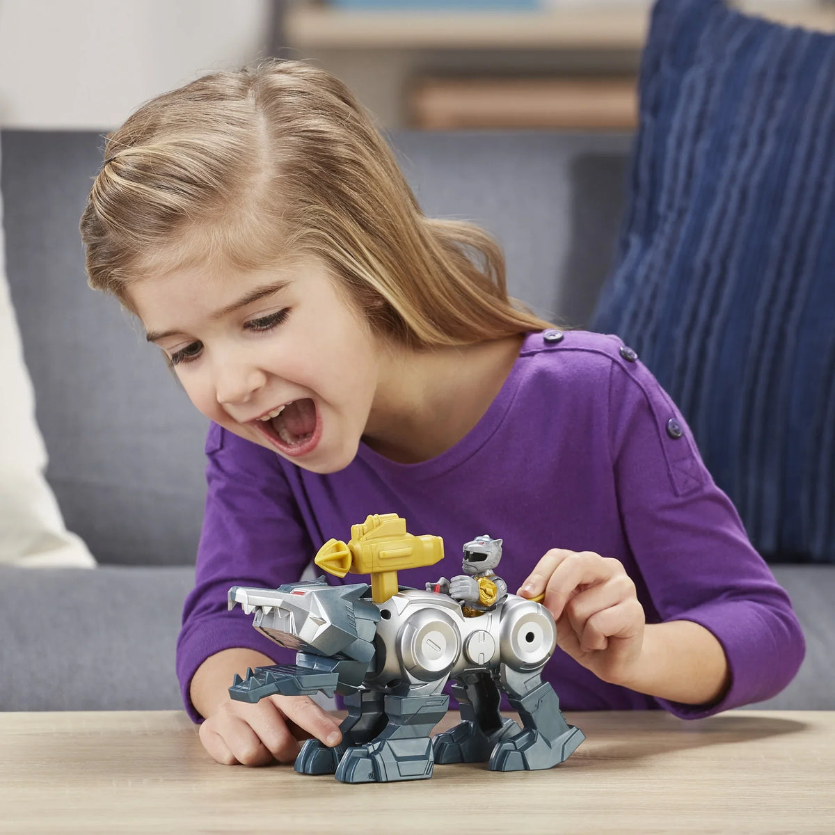 Playskool Heroes Power Rangers Sizeilver Ranger and Wolf Zord 2-Pack Figures