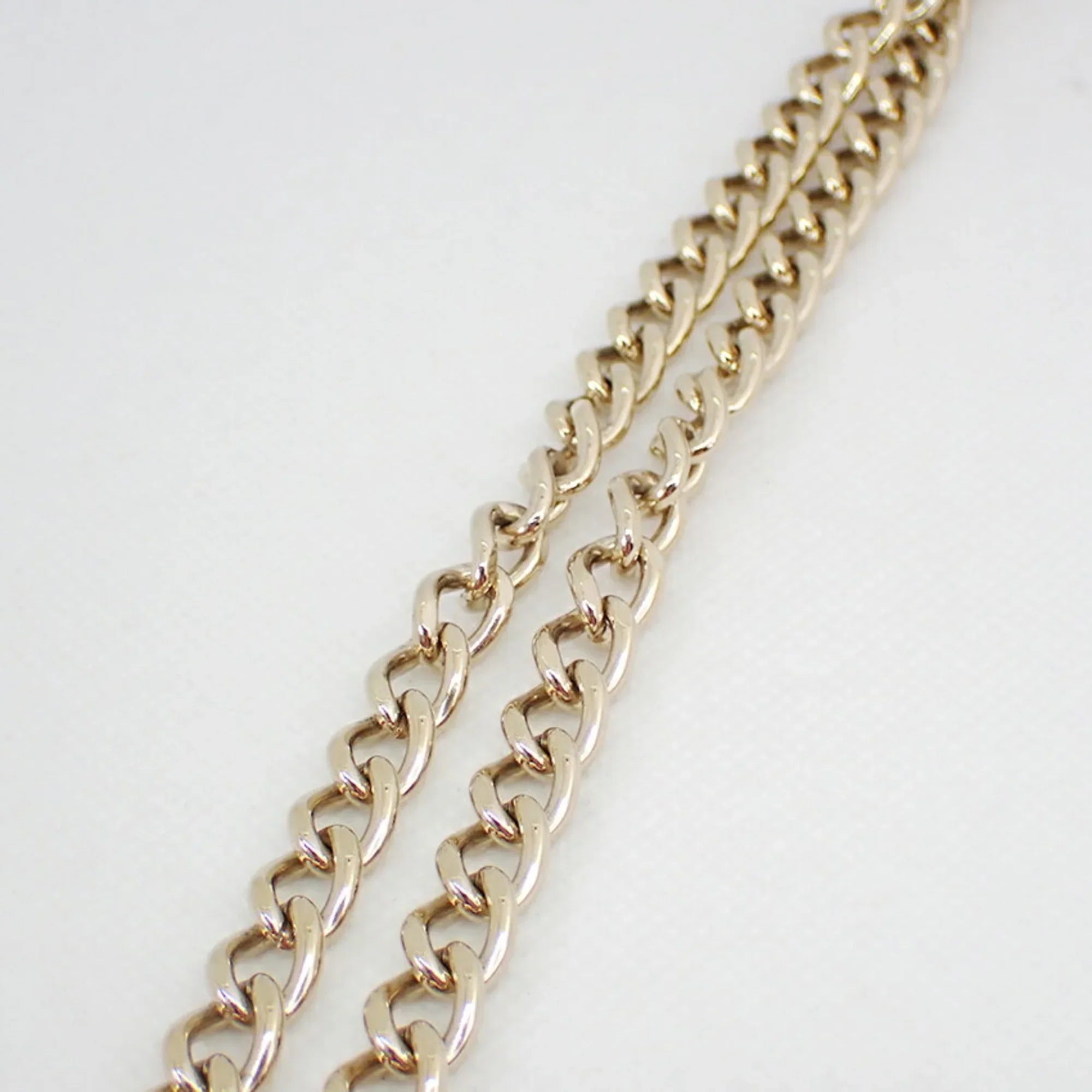 Pre-Owned CHANEL Chanel sparkling chain pouch coin case (Good)