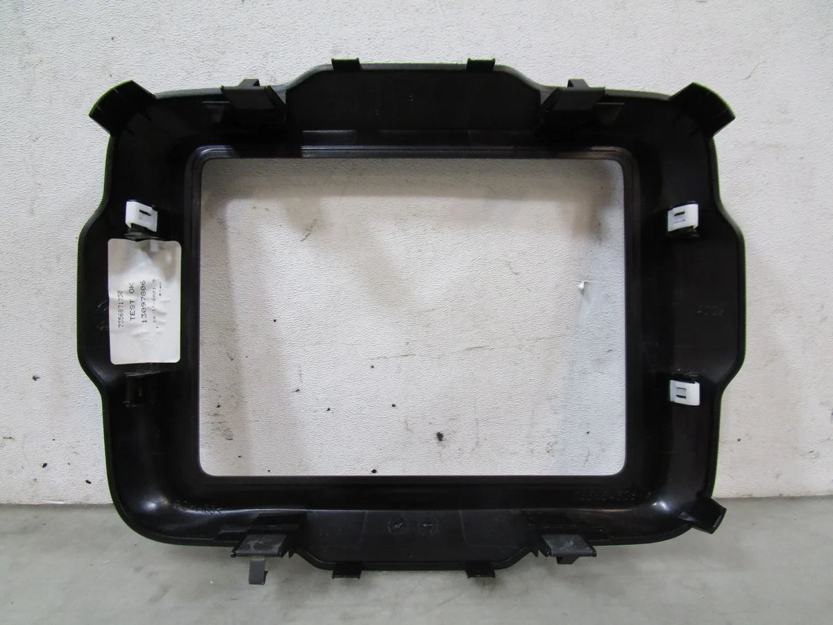 Pre-Owned 21 2021 Jeep Renegade Radio Sizetereo Trim Bezel OEM (Good)